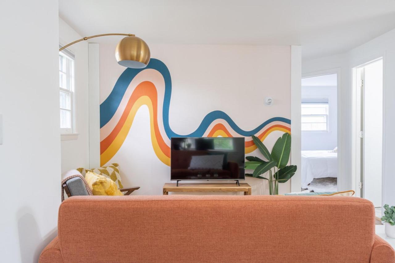 Retro Retreat Renovated 2Br, Desk, No Chore List! Кингстон Экстерьер фото