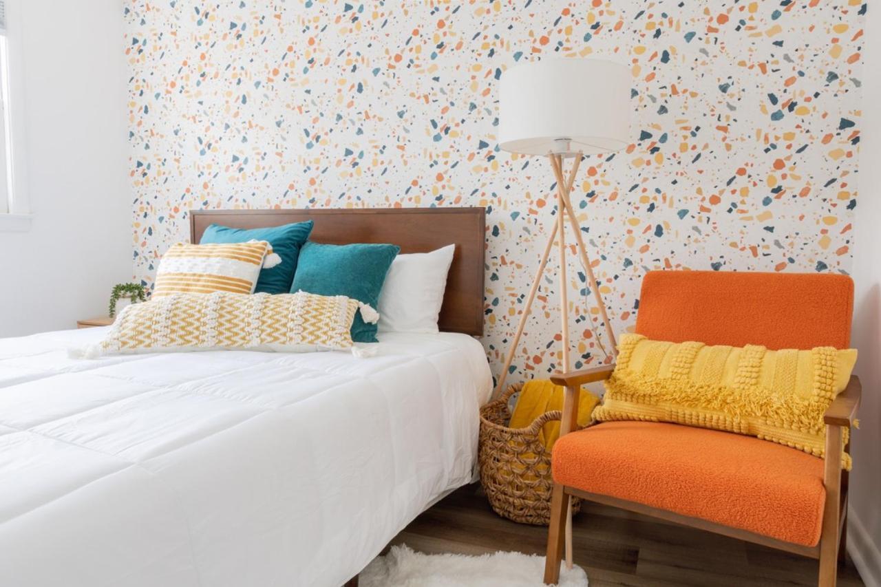 Retro Retreat Renovated 2Br, Desk, No Chore List! Кингстон Экстерьер фото